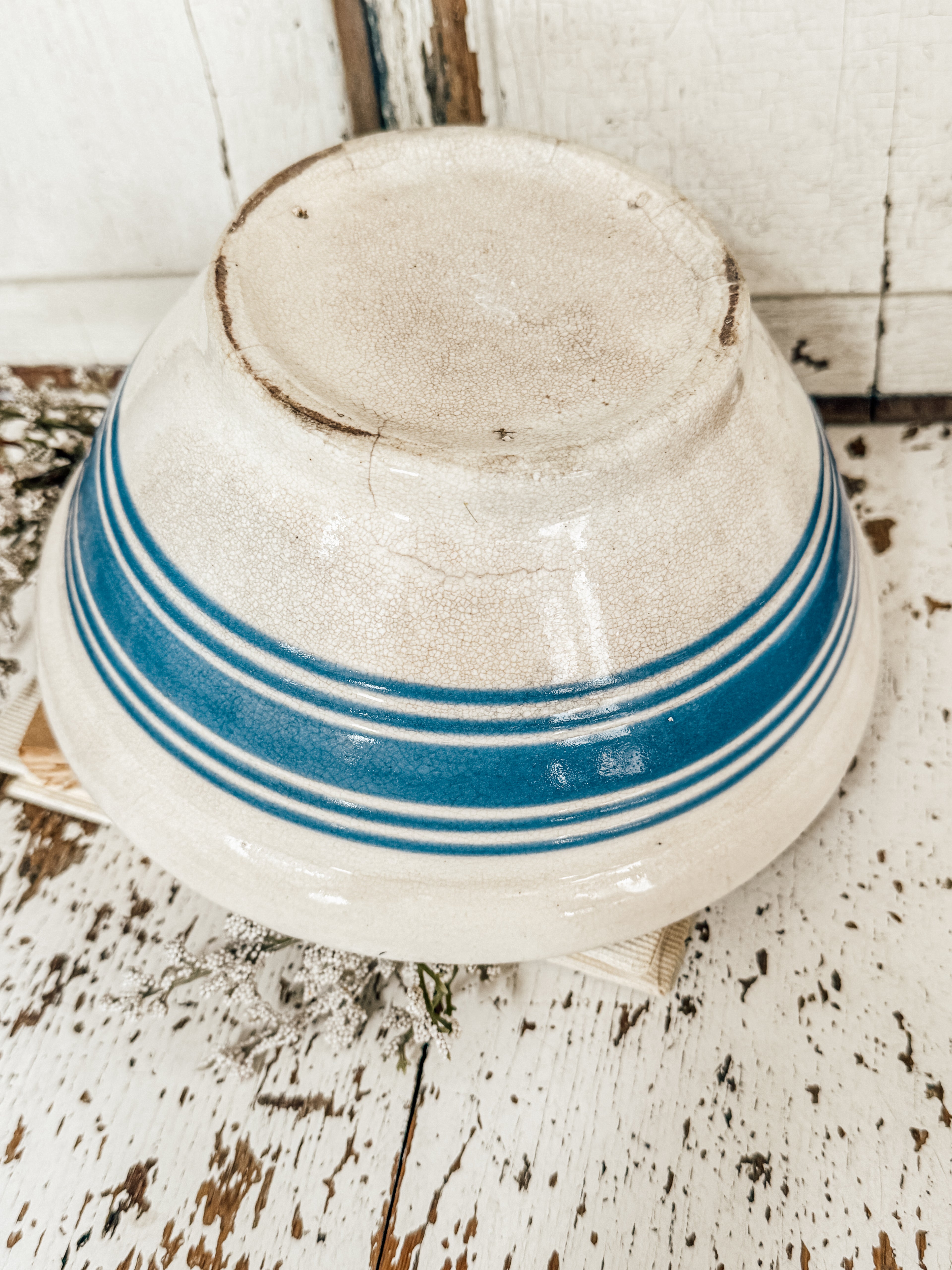Vintage 1940’s Yelloware bowl