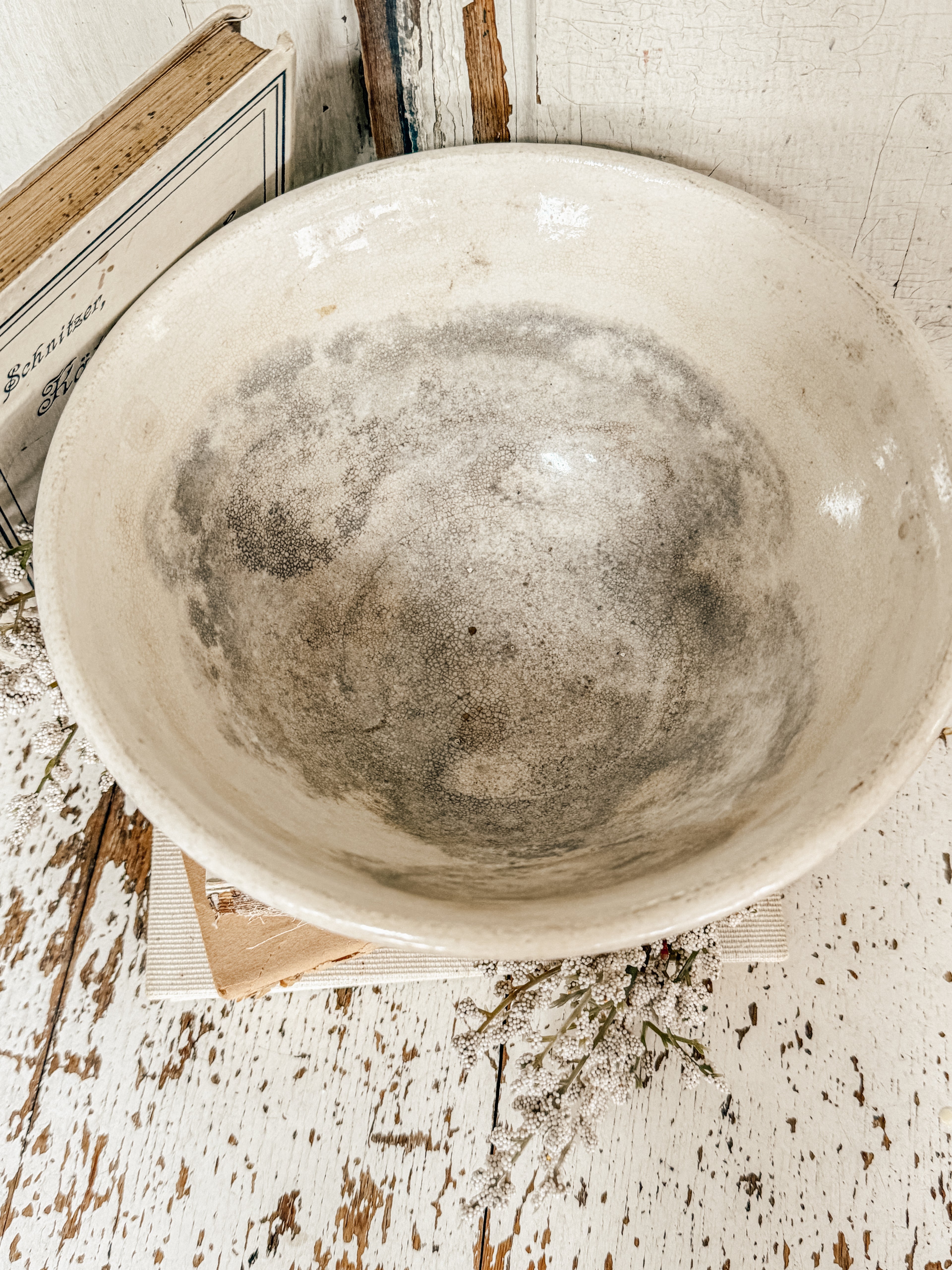 Vintage 1940’s Yelloware bowl